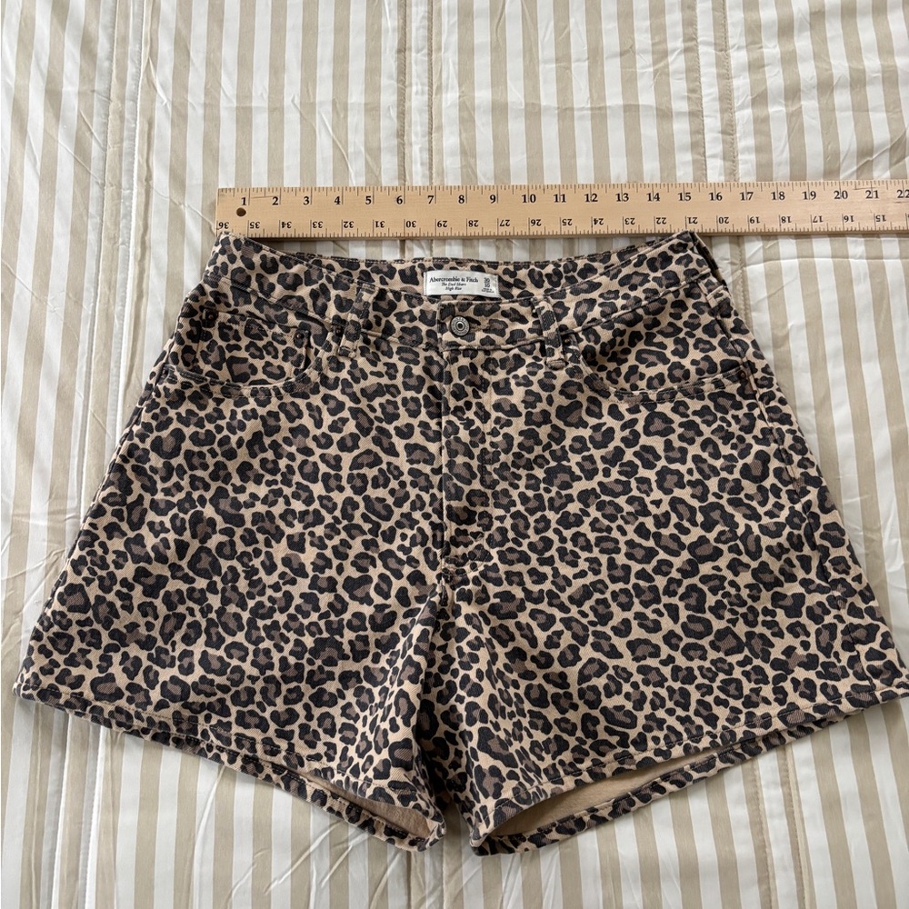 Abercrombie Curve Love High Waist Leopard Print Women's Shorts - 30